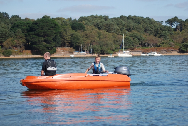  Introducción a la navegación a motor en Brownsea 
